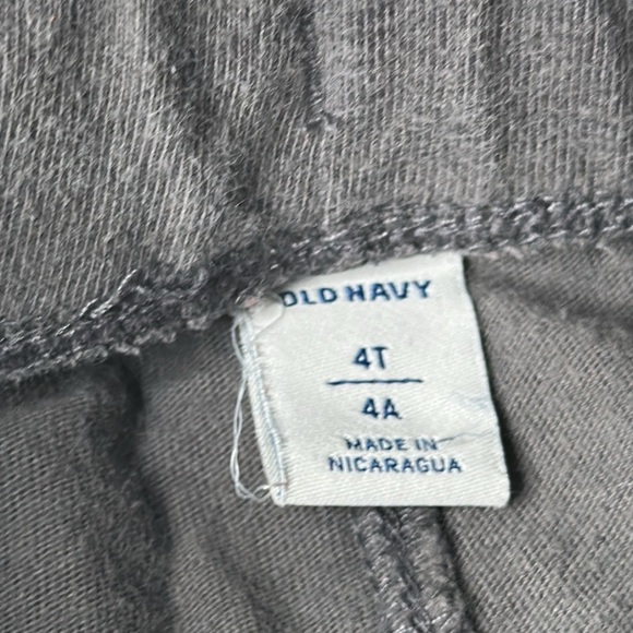 4T boys guess kids, black T-shirt, rabbit, bear hoodie, Old Navy sweats - Picture 11 of 13